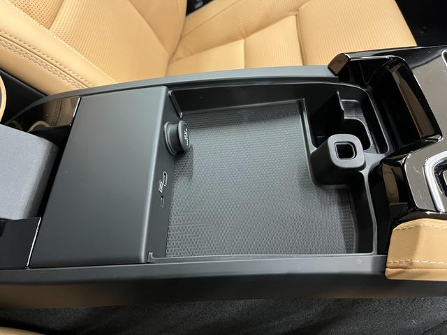 Ｖ６０ ウルトラ　Ｔ６　ＡＷＤ　プラグインハイブリッド　禁煙車／アンバー革シート／パノラマサンルーフ／衝突軽減ブレーキ／ＡＣＣ／アップルカープレイ／アンドロイドオート／ハーマンカードン／シートＨ・Ｃ／ステアリングヒーター／Ｐシート／マッサージ機能／アルミ（37枚目）