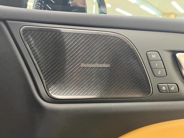 Ｖ６０ ウルトラ　Ｔ６　ＡＷＤ　プラグインハイブリッド　禁煙車／アンバー革シート／パノラマサンルーフ／衝突軽減ブレーキ／ＡＣＣ／アップルカープレイ／アンドロイドオート／ハーマンカードン／シートＨ・Ｃ／ステアリングヒーター／Ｐシート／マッサージ機能／アルミ（41枚目）