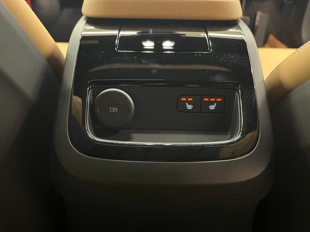 Ｖ６０ ウルトラ　Ｔ６　ＡＷＤ　プラグインハイブリッド　禁煙車／アンバー革シート／パノラマサンルーフ／衝突軽減ブレーキ／ＡＣＣ／アップルカープレイ／アンドロイドオート／ハーマンカードン／シートＨ・Ｃ／ステアリングヒーター／Ｐシート／マッサージ機能／アルミ（46枚目）