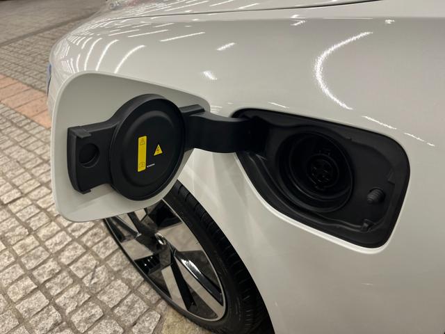 Ｖ６０ ウルトラ　Ｔ６　ＡＷＤ　プラグインハイブリッド　禁煙車／アンバー革シート／パノラマサンルーフ／衝突軽減ブレーキ／ＡＣＣ／アップルカープレイ／アンドロイドオート／ハーマンカードン／シートＨ・Ｃ／ステアリングヒーター／Ｐシート／マッサージ機能／アルミ（57枚目）