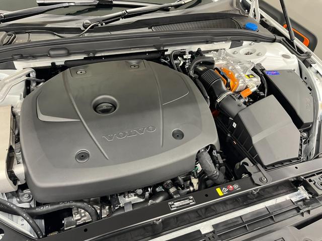 Ｖ６０ ウルトラ　Ｔ６　ＡＷＤ　プラグインハイブリッド　禁煙車／アンバー革シート／パノラマサンルーフ／衝突軽減ブレーキ／ＡＣＣ／アップルカープレイ／アンドロイドオート／ハーマンカードン／シートＨ・Ｃ／ステアリングヒーター／Ｐシート／マッサージ機能／アルミ（59枚目）