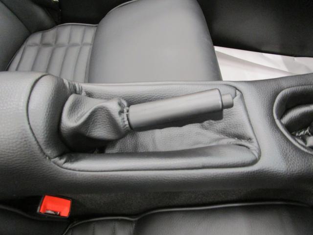 ケータハムその他 セブン３４０　Ｓ　新車／禁煙車／ブラックレザーシート／フルウインドスクリーン・ソフトトップ・ドア／ヒーター／ブラックパック／バッテリーマスターカットＯＦＦスイッチ（14枚目）