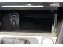 USBポートとAUX-INが設置されています。