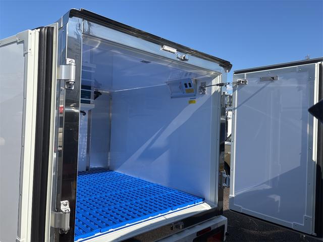 ハイゼットトラック 　低温冷凍　４ＷＤ　届け出済み未使用車　ＣＶＴ　衝突被害軽減システム　クリアランスソナー　レーンアシスト　バックカメラ　アイドリングストップ　オートマチックハイビーム　オートライト　ＡＢＳ　ＥＳＣ（24枚目）