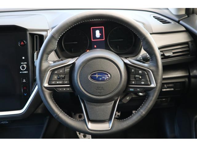 �X�e�A�����O�X�C�b�`�����ŁA�I�[�f�B�I������X���[�Y�ɂł��܂��A�^�]�ɏW���ł��܂�