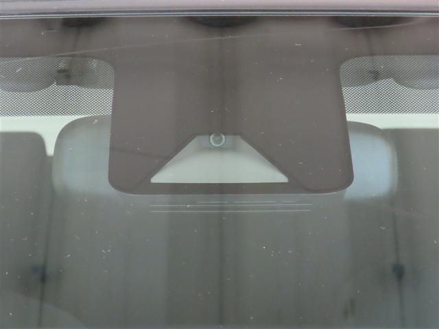 アクア Ｇ　４ＷＤ　展示・試乗車　ハイブリッド　メモリーナビ　バックカメラ　ミュージックプレイヤー接続可　衝突被害軽減システム　ＥＴＣ　スマートキー　ＬＥＤヘッドランプ　アイドリングストップ　キーレス（3枚目）