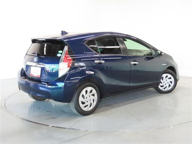 アクア Ｓスタイルブラック　ハイブリッド　ナビ＆ＴＶ　メモリーナビ　フルセグ　バックカメラ　ＤＶＤ再生　衝突被害軽減システム　ＥＴＣ　スマートキー　ＬＥＤヘッドランプ　アイドリングストップ　キーレス　ＣＤ（5枚目）