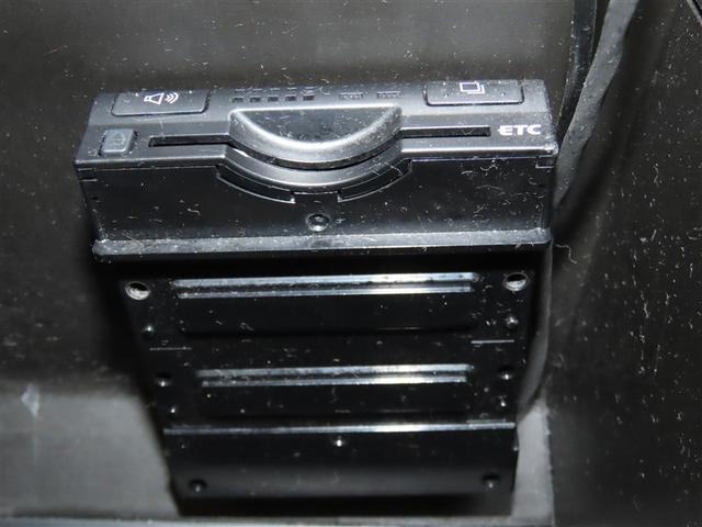 アクア Ｓスタイルブラック　ハイブリッド　ナビ＆ＴＶ　メモリーナビ　フルセグ　バックカメラ　ＤＶＤ再生　衝突被害軽減システム　ＥＴＣ　スマートキー　ＬＥＤヘッドランプ　アイドリングストップ　キーレス　ＣＤ（17枚目）