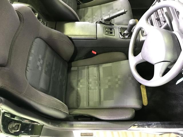 ベースグレード 室内展示車 ブリティッシュグリーン(13枚目)