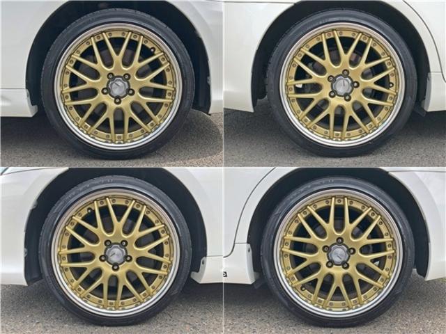 クラウンハイブリッド Ｇパッケージ　禁煙車　プリクラッシュセーフティシステム　レーダークルーズコントロール　インテリジェントパーキングアシスト　クリアランスソナー　サイドモニター　全席シートヒーター　ベンチレーション　全席パワーシート（3枚目）