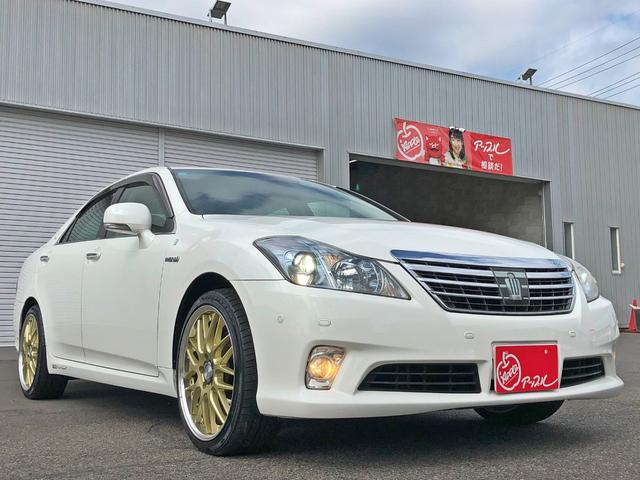 クラウンハイブリッド Ｇパッケージ　禁煙車　プリクラッシュセーフティシステム　レーダークルーズコントロール　インテリジェントパーキングアシスト　クリアランスソナー　サイドモニター　全席シートヒーター　ベンチレーション　全席パワーシート（10枚目）