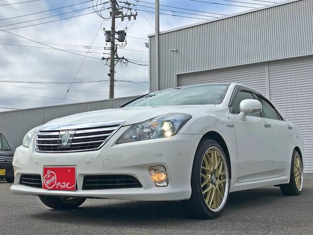 クラウンハイブリッド Ｇパッケージ　禁煙車　プリクラッシュセーフティシステム　レーダークルーズコントロール　インテリジェントパーキングアシスト　クリアランスソナー　サイドモニター　全席シートヒーター　ベンチレーション　全席パワーシート（11枚目）