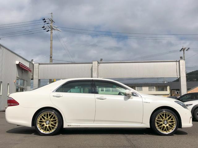 クラウンハイブリッド Ｇパッケージ　禁煙車　プリクラッシュセーフティシステム　レーダークルーズコントロール　インテリジェントパーキングアシスト　クリアランスソナー　サイドモニター　全席シートヒーター　ベンチレーション　全席パワーシート（14枚目）