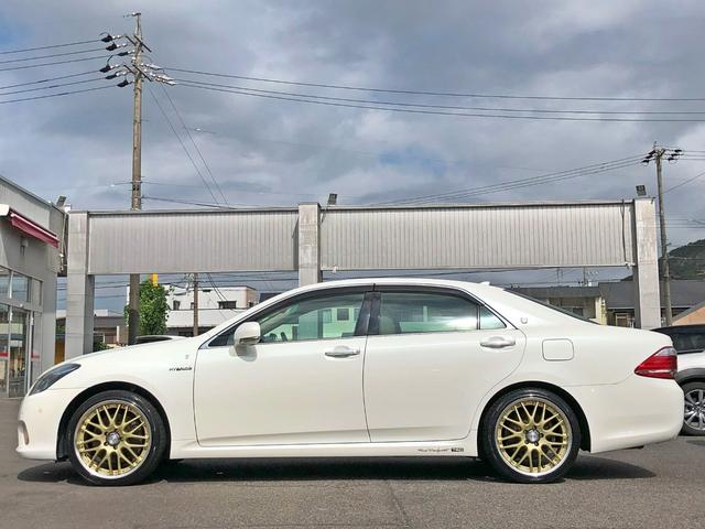 クラウンハイブリッド Ｇパッケージ　禁煙車　プリクラッシュセーフティシステム　レーダークルーズコントロール　インテリジェントパーキングアシスト　クリアランスソナー　サイドモニター　全席シートヒーター　ベンチレーション　全席パワーシート（15枚目）