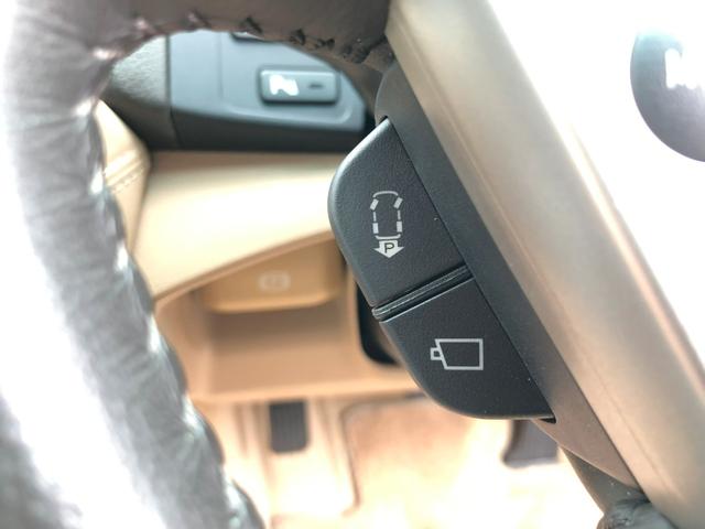 クラウンハイブリッド Ｇパッケージ　禁煙車　プリクラッシュセーフティシステム　レーダークルーズコントロール　インテリジェントパーキングアシスト　クリアランスソナー　サイドモニター　全席シートヒーター　ベンチレーション　全席パワーシート（26枚目）