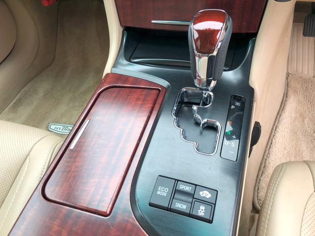 クラウンハイブリッド Ｇパッケージ　禁煙車　プリクラッシュセーフティシステム　レーダークルーズコントロール　インテリジェントパーキングアシスト　クリアランスソナー　サイドモニター　全席シートヒーター　ベンチレーション　全席パワーシート（36枚目）