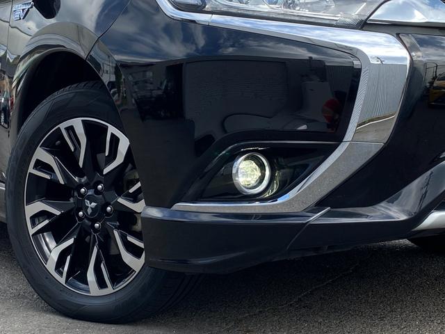 アウトランダーＰＨＥＶ Ｇナビパッケージ　ユーザー買取車　後期モデル　４ＷＤ　ＬＥＤヘッドライト　パワーバックドア　１８インチ純正アルミ　パワーシート　プッシュスタート　ナビ　アラウンドビューモニター　アルパイン後席フリップダウンモニター（24枚目）