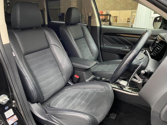 アウトランダーＰＨＥＶ Ｇナビパッケージ　ユーザー買取車　後期モデル　４ＷＤ　ＬＥＤヘッドライト　パワーバックドア　１８インチ純正アルミ　パワーシート　プッシュスタート　ナビ　アラウンドビューモニター　アルパイン後席フリップダウンモニター（29枚目）