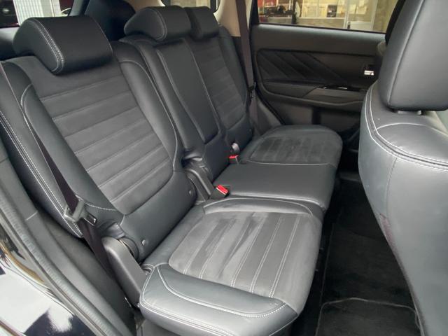 アウトランダーＰＨＥＶ Ｇナビパッケージ　ユーザー買取車　後期モデル　４ＷＤ　ＬＥＤヘッドライト　パワーバックドア　１８インチ純正アルミ　パワーシート　プッシュスタート　ナビ　アラウンドビューモニター　アルパイン後席フリップダウンモニター（33枚目）