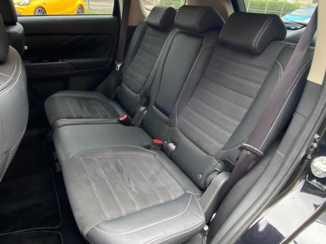アウトランダーＰＨＥＶ Ｇナビパッケージ　ユーザー買取車　後期モデル　４ＷＤ　ＬＥＤヘッドライト　パワーバックドア　１８インチ純正アルミ　パワーシート　プッシュスタート　ナビ　アラウンドビューモニター　アルパイン後席フリップダウンモニター（34枚目）