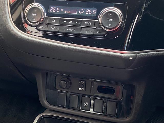 アウトランダーＰＨＥＶ Ｇナビパッケージ　ユーザー買取車　後期モデル　４ＷＤ　ＬＥＤヘッドライト　パワーバックドア　１８インチ純正アルミ　パワーシート　プッシュスタート　ナビ　アラウンドビューモニター　アルパイン後席フリップダウンモニター（42枚目）