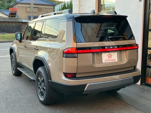 ＧＸ ＧＸ５５０　オーバートレイル＋　１００台限定車　クールＢＯＸ　地デジ　全方位カメラ　デジタルインナーミラー　パワーバックドア　置くだけ充電　１４インチマルチディスプレイ　ヘッドアップディスプレイ　ＥＴＣ２．０　パノラミックモニター（8枚目）