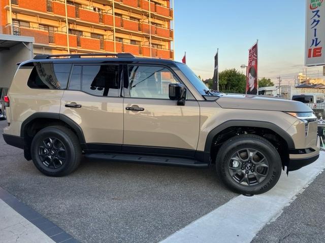 ＧＸ ＧＸ５５０　オーバートレイル＋　１００台限定車　クールＢＯＸ　地デジ　全方位カメラ　デジタルインナーミラー　パワーバックドア　置くだけ充電　１４インチマルチディスプレイ　ヘッドアップディスプレイ　ＥＴＣ２．０　パノラミックモニター（9枚目）