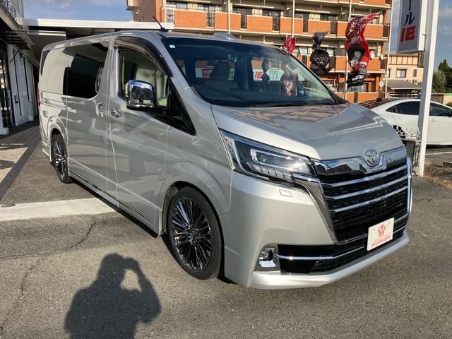 グランエース Ｇ　８人乗　ベージュインテリア　ＷＡＬＤ２０ＡＷタイヤ新品ナビＴＶ　ローダウン　純正サス有　全方位カメラ　デジタルインナーミラー　リアモニター　ＥＴＣ２．０　革シート　両側電動スライドドア（4枚目）