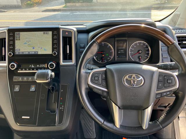 グランエース Ｇ　８人乗　ベージュインテリア　ＷＡＬＤ２０ＡＷタイヤ新品ナビＴＶ　ローダウン　純正サス有　全方位カメラ　デジタルインナーミラー　リアモニター　ＥＴＣ２．０　革シート　両側電動スライドドア（10枚目）