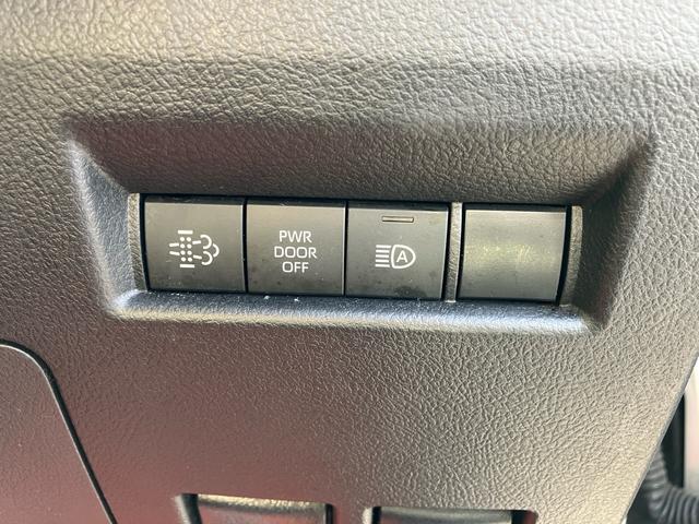 グランエース Ｇ　８人乗　ベージュインテリア　ＷＡＬＤ２０ＡＷタイヤ新品ナビＴＶ　ローダウン　純正サス有　全方位カメラ　デジタルインナーミラー　リアモニター　ＥＴＣ２．０　革シート　両側電動スライドドア（17枚目）
