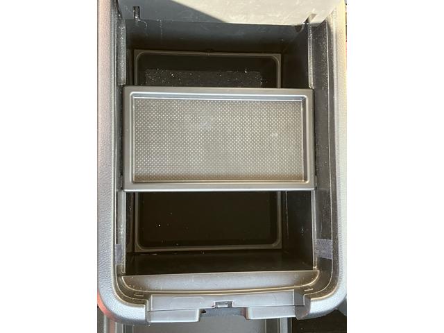 グランエース Ｇ　８人乗　ベージュインテリア　ＷＡＬＤ２０ＡＷタイヤ新品ナビＴＶ　ローダウン　純正サス有　全方位カメラ　デジタルインナーミラー　リアモニター　ＥＴＣ２．０　革シート　両側電動スライドドア（31枚目）