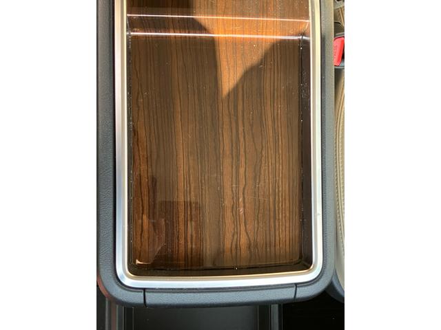 グランエース Ｇ　８人乗　ベージュインテリア　ＷＡＬＤ２０ＡＷタイヤ新品ナビＴＶ　ローダウン　純正サス有　全方位カメラ　デジタルインナーミラー　リアモニター　ＥＴＣ２．０　革シート　両側電動スライドドア（32枚目）