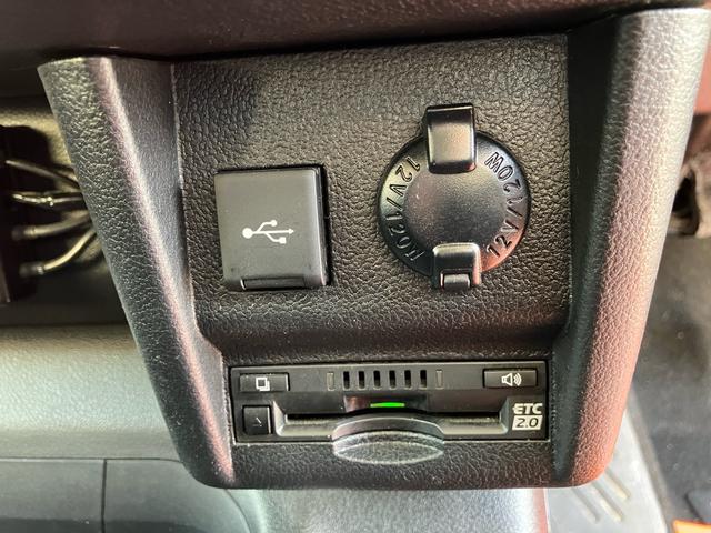 グランエース Ｇ　８人乗　ベージュインテリア　ＷＡＬＤ２０ＡＷタイヤ新品ナビＴＶ　ローダウン　純正サス有　全方位カメラ　デジタルインナーミラー　リアモニター　ＥＴＣ２．０　革シート　両側電動スライドドア（33枚目）