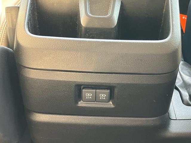 グランエース Ｇ　８人乗　ベージュインテリア　ＷＡＬＤ２０ＡＷタイヤ新品ナビＴＶ　ローダウン　純正サス有　全方位カメラ　デジタルインナーミラー　リアモニター　ＥＴＣ２．０　革シート　両側電動スライドドア（34枚目）