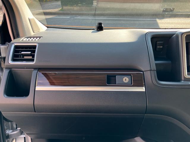 グランエース Ｇ　８人乗　ベージュインテリア　ＷＡＬＤ２０ＡＷタイヤ新品ナビＴＶ　ローダウン　純正サス有　全方位カメラ　デジタルインナーミラー　リアモニター　ＥＴＣ２．０　革シート　両側電動スライドドア（36枚目）