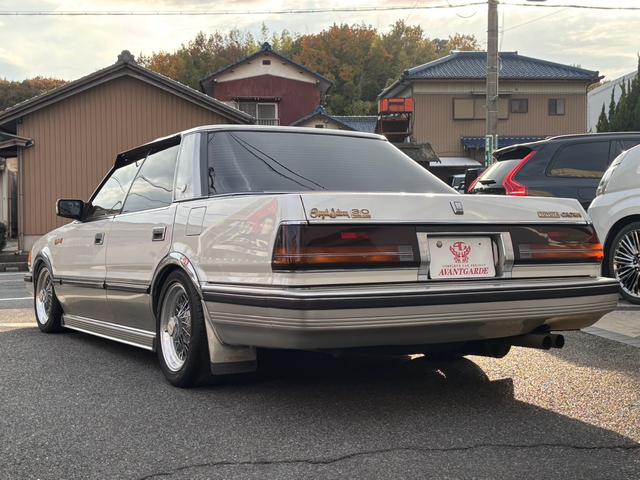 クラウン ロイヤルサルーン　ツインカム３０００　サンルーフ　電動チルト　ローダウン　ワンオフマフラー　当時物フロントスポイラー　ナビ　ＥＴＣ　１５フォルテクスインペリアルワイヤーホイール（8枚目）