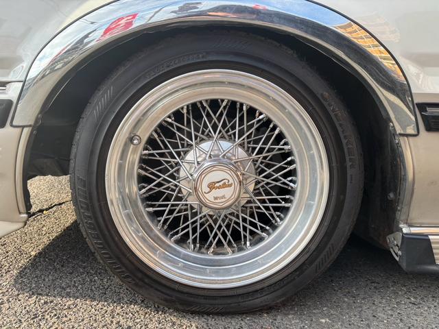 クラウン ロイヤルサルーン　ツインカム３０００　サンルーフ　電動チルト　ローダウン　ワンオフマフラー　当時物フロントスポイラー　ナビ　ＥＴＣ　１５フォルテクスインペリアルワイヤーホイール（15枚目）