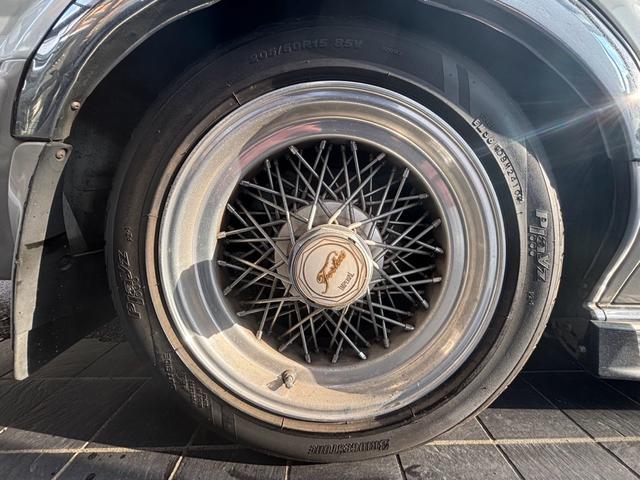 クラウン ロイヤルサルーン　ツインカム３０００　サンルーフ　電動チルト　ローダウン　ワンオフマフラー　当時物フロントスポイラー　ナビ　ＥＴＣ　１５フォルテクスインペリアルワイヤーホイール（17枚目）