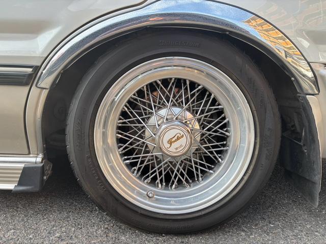 クラウン ロイヤルサルーン　ツインカム３０００　サンルーフ　電動チルト　ローダウン　ワンオフマフラー　当時物フロントスポイラー　ナビ　ＥＴＣ　１５フォルテクスインペリアルワイヤーホイール（18枚目）