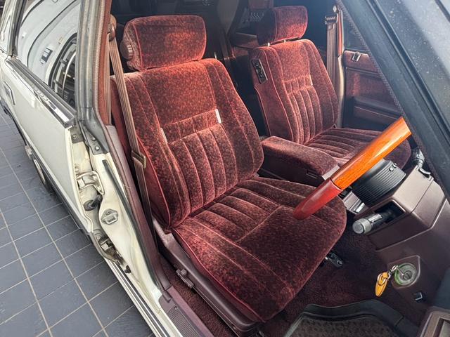 クラウン ロイヤルサルーン　ツインカム３０００　サンルーフ　電動チルト　ローダウン　ワンオフマフラー　当時物フロントスポイラー　ナビ　ＥＴＣ　１５フォルテクスインペリアルワイヤーホイール（25枚目）