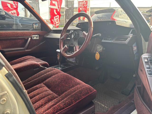 クラウン ロイヤルサルーン　ツインカム３０００　サンルーフ　電動チルト　ローダウン　ワンオフマフラー　当時物フロントスポイラー　ナビ　ＥＴＣ　１５フォルテクスインペリアルワイヤーホイール（26枚目）