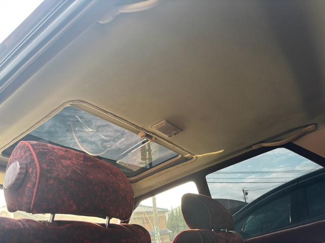 クラウン ロイヤルサルーン　ツインカム３０００　サンルーフ　電動チルト　ローダウン　ワンオフマフラー　当時物フロントスポイラー　ナビ　ＥＴＣ　１５フォルテクスインペリアルワイヤーホイール（36枚目）