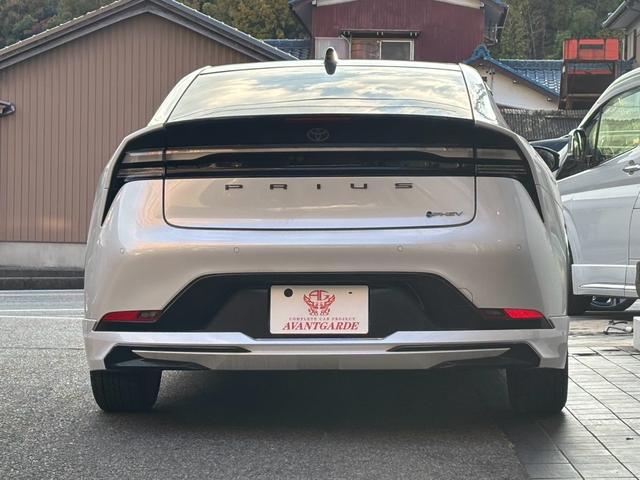 プリウス Ｚ　Ｚ　ＰＨＶ　モデリスタ　プリクラッシュＳ　全周囲カメラ　ナビＴＶ　デジタルインナーミラー　サンルーフ　ＨＤＭＩ　ＥＴＣ２．０　プレミアムサウンド８ｃｈスピーカー　電動Ｒゲート　シートＡＣ　充電ケーブル（7枚目）