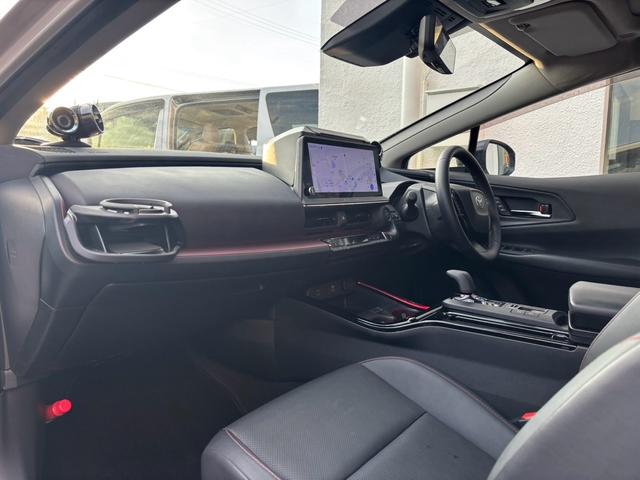 プリウス Ｚ　Ｚ　ＰＨＶ　モデリスタ　プリクラッシュＳ　全周囲カメラ　ナビＴＶ　デジタルインナーミラー　サンルーフ　ＨＤＭＩ　ＥＴＣ２．０　プレミアムサウンド８ｃｈスピーカー　電動Ｒゲート　シートＡＣ　充電ケーブル（37枚目）