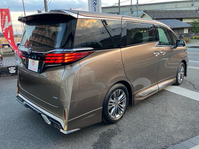 アルファードハイブリッド Ｚ　モデリスタエアロ　リアエンターシステム　パノラミックモニター　サンルーフ　ユニバーサルステップ　インナーミラー　シートメモリー　シートＡＣ　デジタルインナーミラー　ＥＴＣ２．０　ＨＤＭＩ（6枚目）