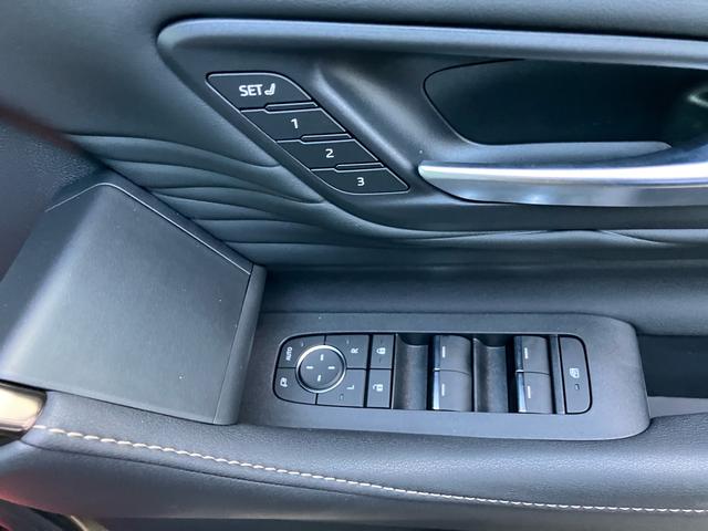 アルファードハイブリッド Ｚ　モデリスタエアロ　リアエンターシステム　パノラミックモニター　サンルーフ　ユニバーサルステップ　インナーミラー　シートメモリー　シートＡＣ　デジタルインナーミラー　ＥＴＣ２．０　ＨＤＭＩ（42枚目）