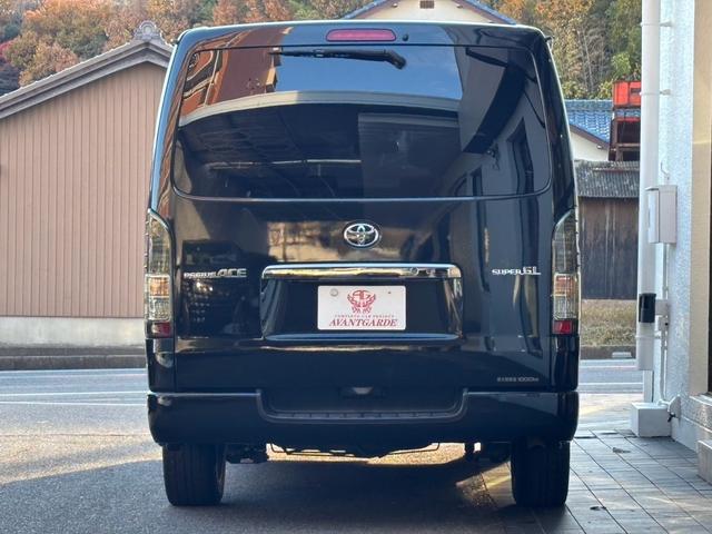 レジアスエースバン スーパーGL ダークプライムII 2.8ディーゼルターボ 4人乗仕様 ベッドキット スマートキー LED 社外テール ナビ地デジ バックカメラ 18AW ETC プッシュスタート(6枚目)