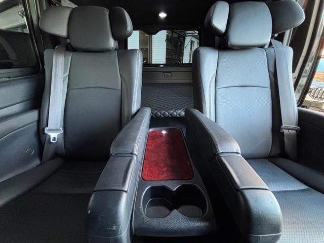レジアスエースバン スーパーGL ダークプライムII 2.8ディーゼルターボ 4人乗仕様 ベッドキット スマートキー LED 社外テール ナビ地デジ バックカメラ 18AW ETC プッシュスタート(22枚目)