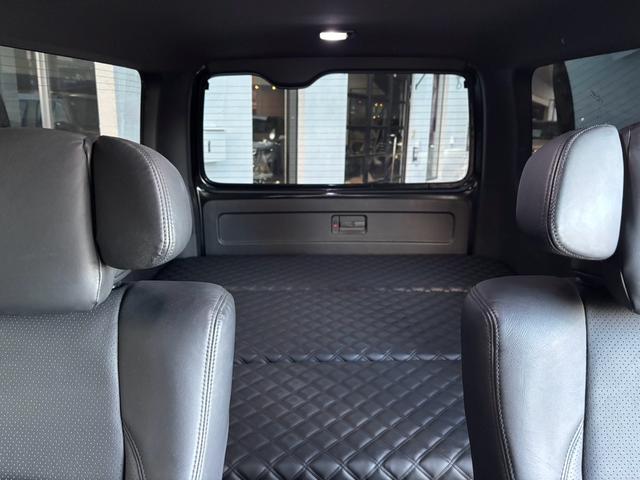 レジアスエースバン スーパーGL ダークプライムII 2.8ディーゼルターボ 4人乗仕様 ベッドキット スマートキー LED 社外テール ナビ地デジ バックカメラ 18AW ETC プッシュスタート(23枚目)