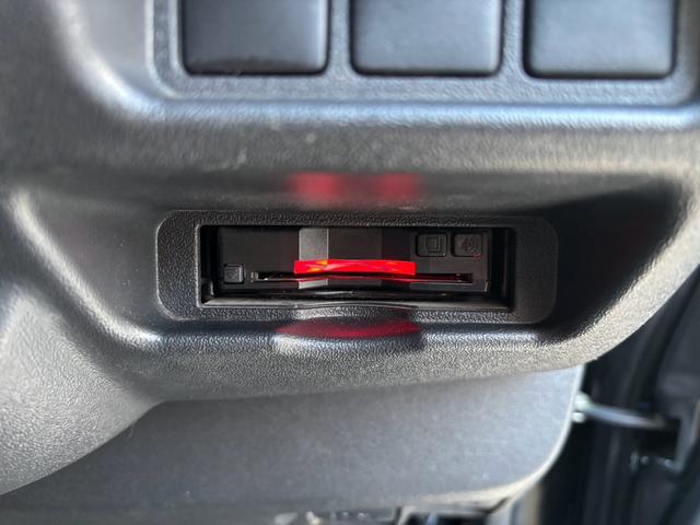 レジアスエースバン スーパーGL ダークプライムII 2.8ディーゼルターボ 4人乗仕様 ベッドキット スマートキー LED 社外テール ナビ地デジ バックカメラ 18AW ETC プッシュスタート(30枚目)